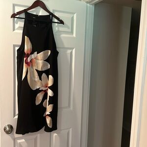 Alfani loose and flattering knee length dress. Perfect for summer.
